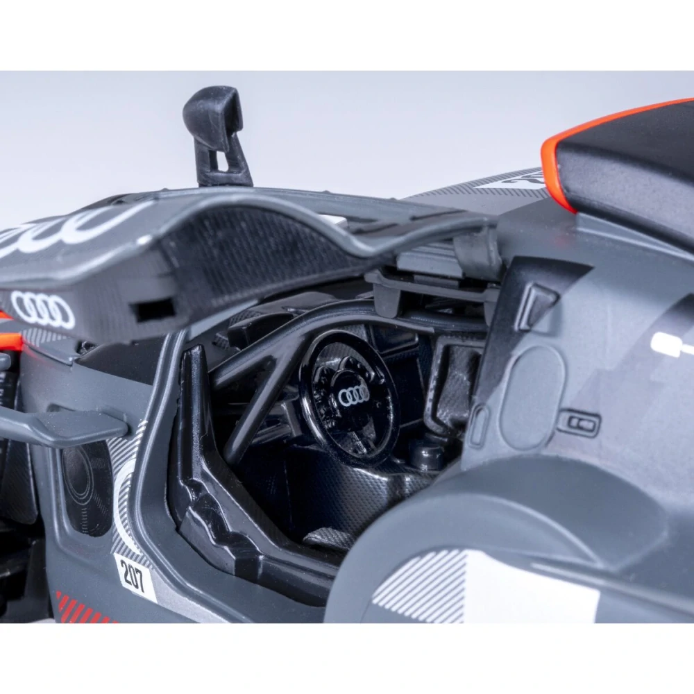 Audi RS Q e-tron Diecast 1:24 šedé s manuálním otevíráním dveří